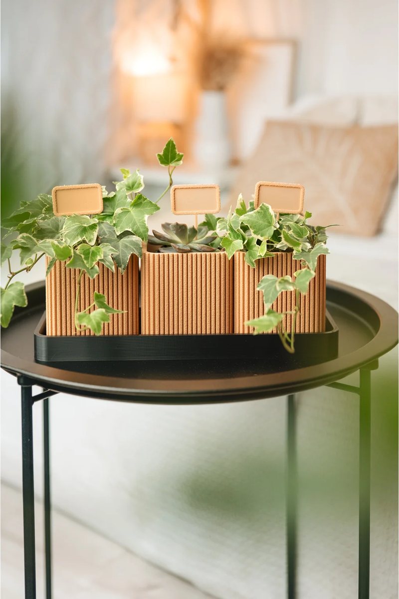 Set tří terakotových 3D tištěných květináčů Fiedler Design s břečťanem